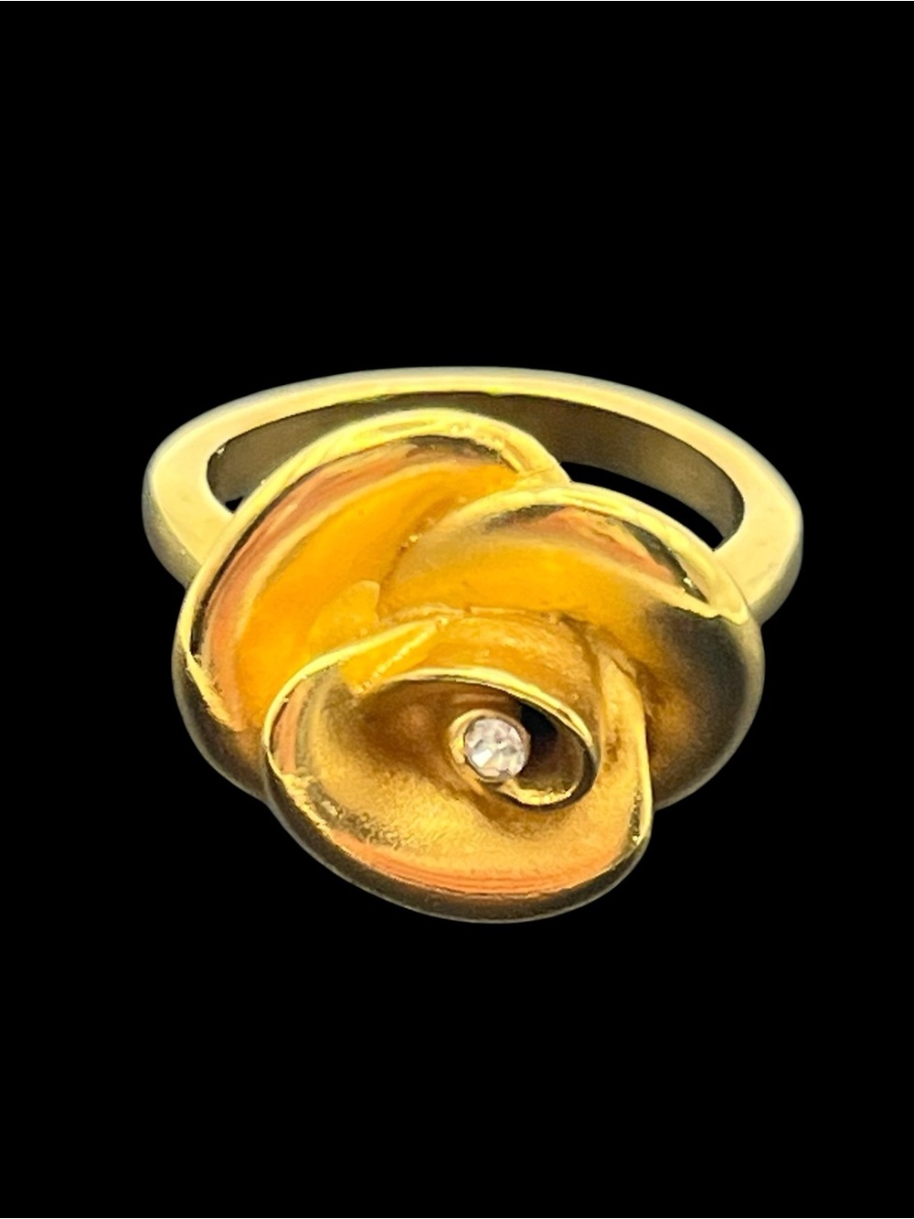 Crown Trifari gold tone rose 3D flower & rhinestone vintage ring size 6